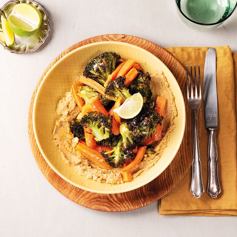 Foto Sesam-Hummus mit geröstetem Brokkoli und Karotten von WW