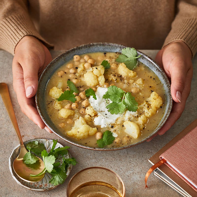 Kichererbsen-Blumenkohl-Suppe mit Curry