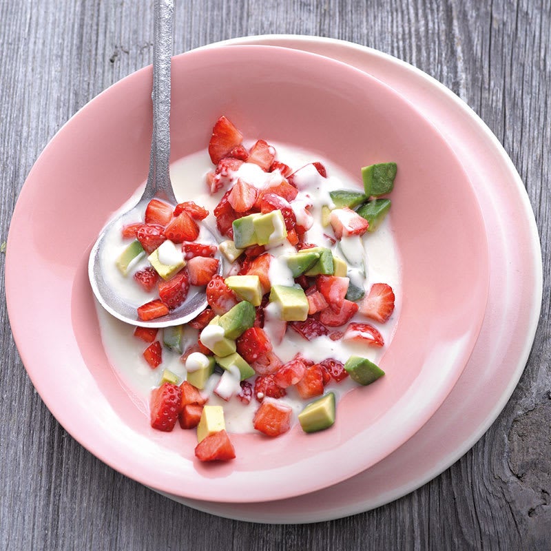 Foto Erdbeer-Avocado-Dessert mit weißer Schokolade von WW
