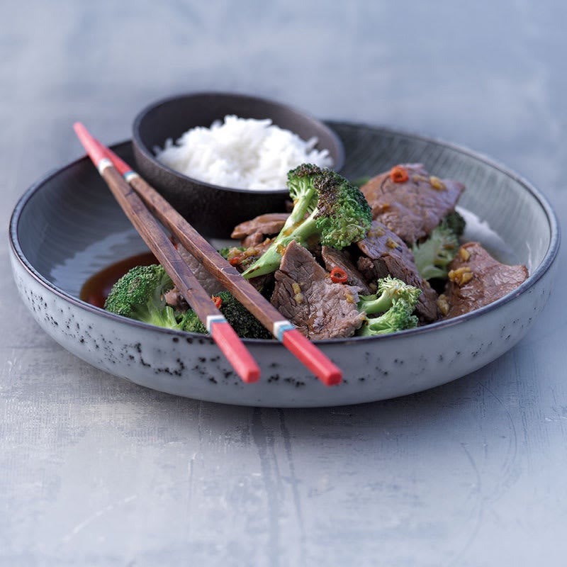 Teriyaki-Rind mit Reis und Broccoli