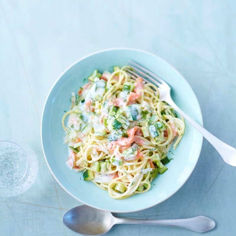 Spaghetti mit Lachs und Zucchini