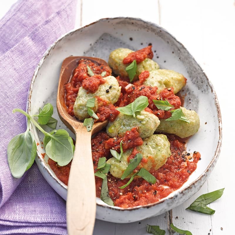 Foto Selbstgemachte Brokkoli-Gnocchi mit Tomatensauce von WW